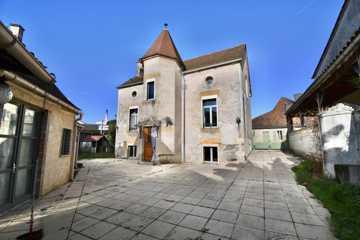 Maison de caractère en Dordogne accompagnée par Carole Rezaï
