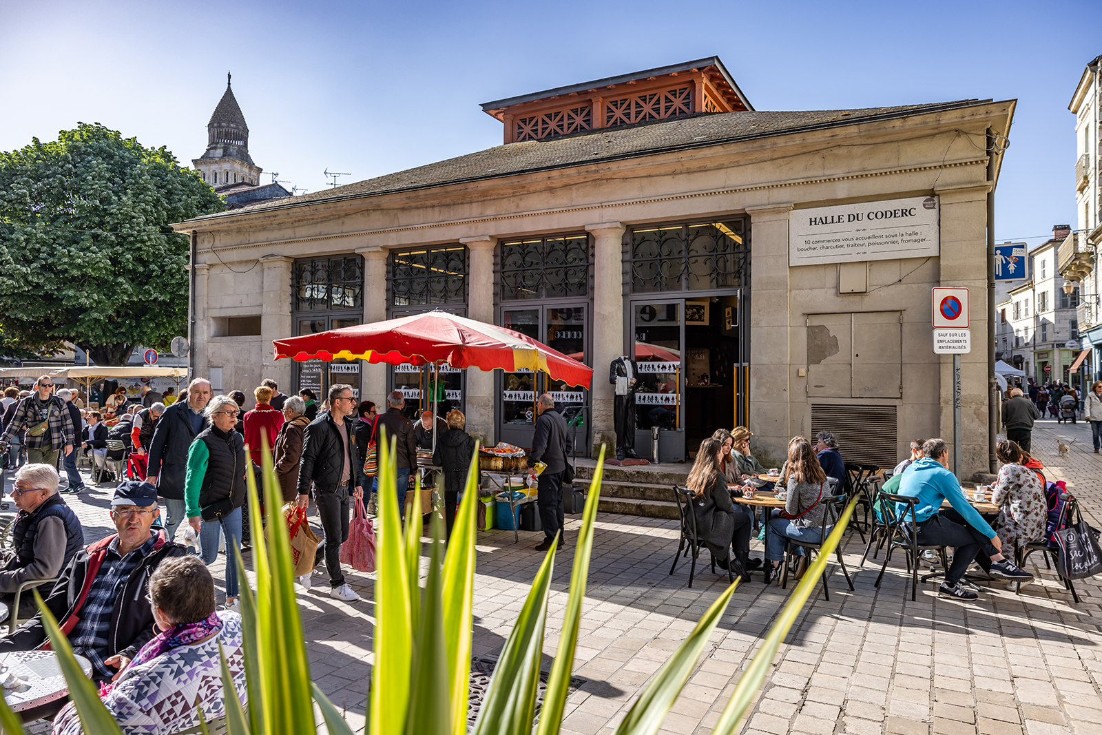 Périgueux en Dordogne – centre-ville et marché des producteurs