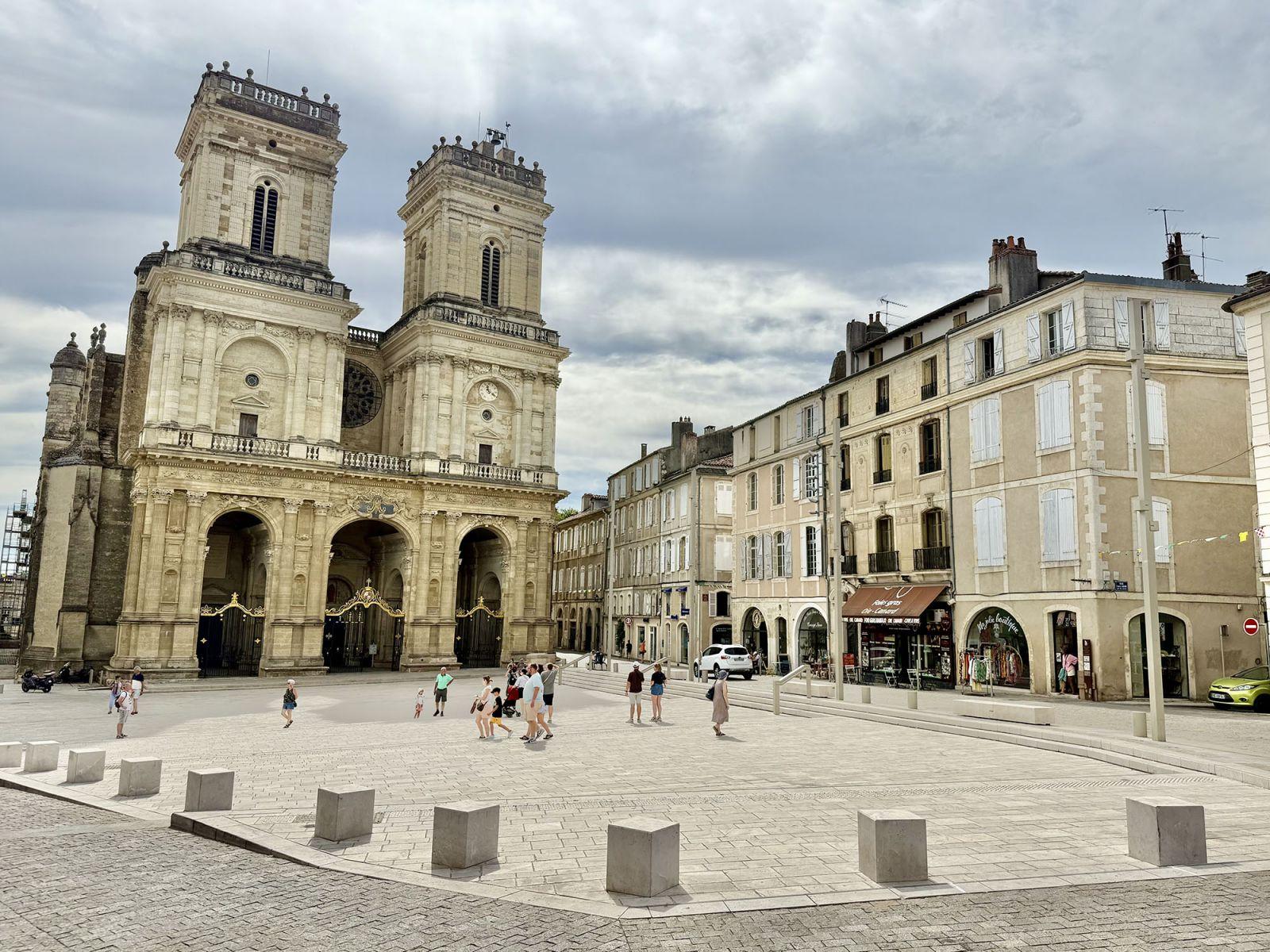 Immobilier à Tarbes – biens complexes et patrimoine dans les Hautes-Pyrénées